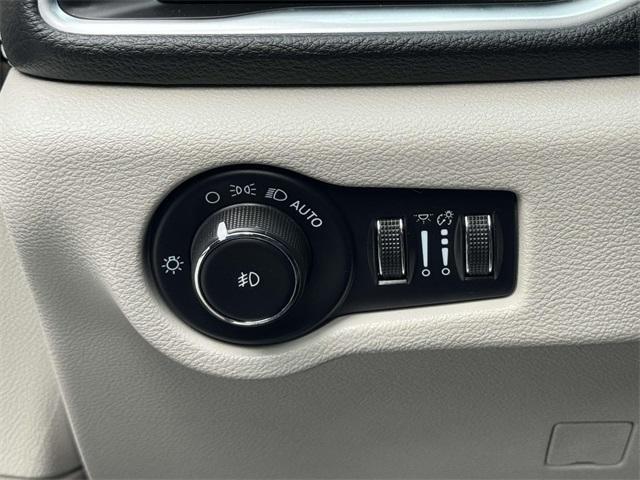 used 2023 Chrysler Pacifica car, priced at $27,525