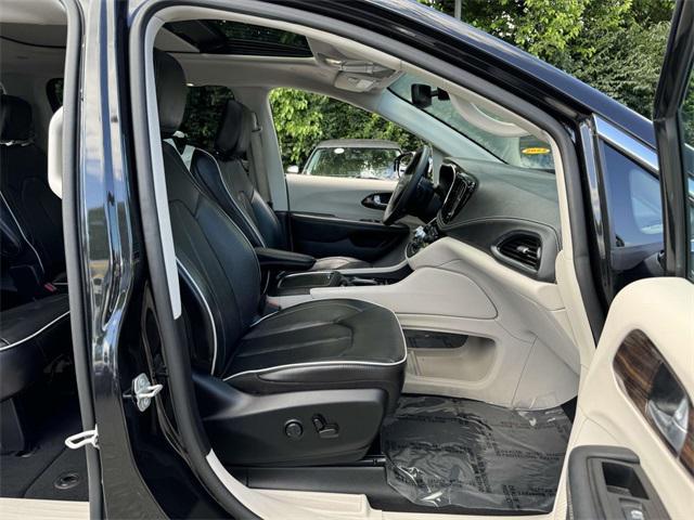 used 2023 Chrysler Pacifica car, priced at $27,525