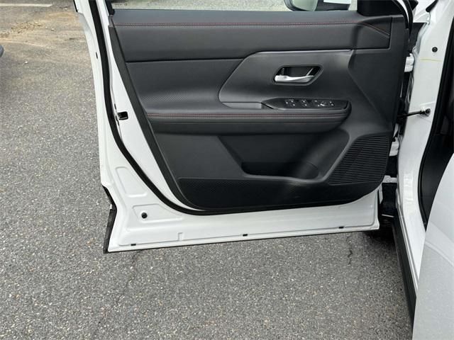 new 2025 Nissan Kicks car, priced at $30,456