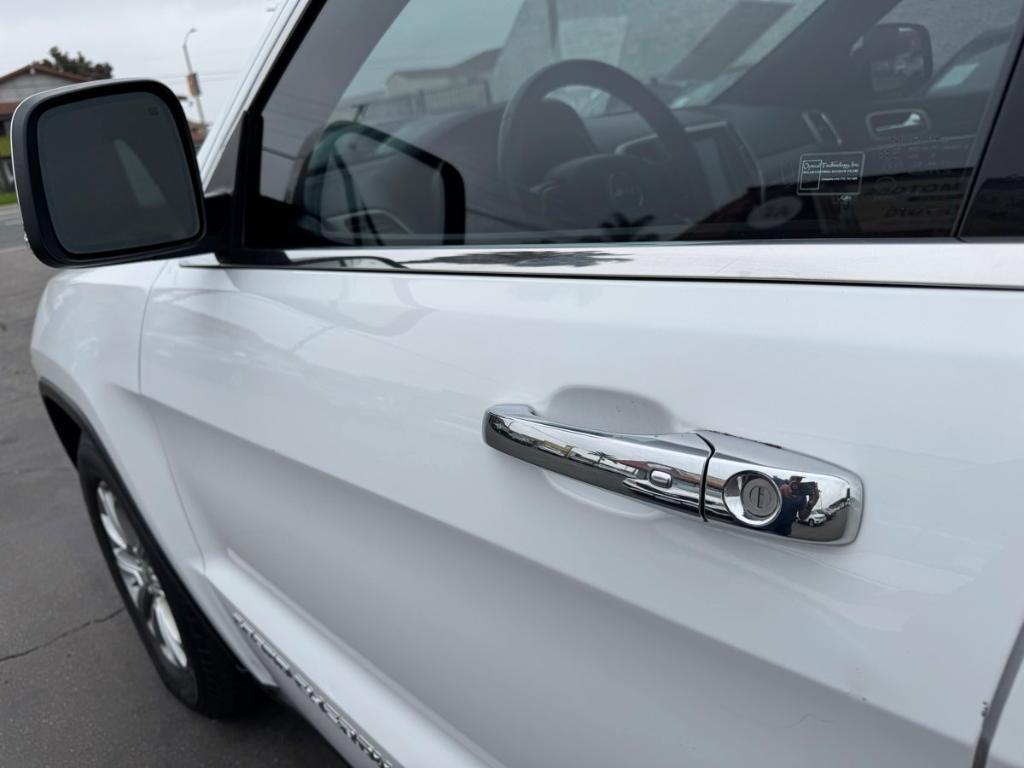 used 2015 Jeep Grand Cherokee car, priced at $11,988
