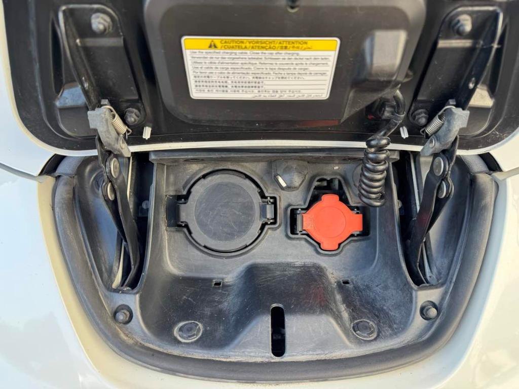 used 2015 Nissan Leaf car, priced at $3,988