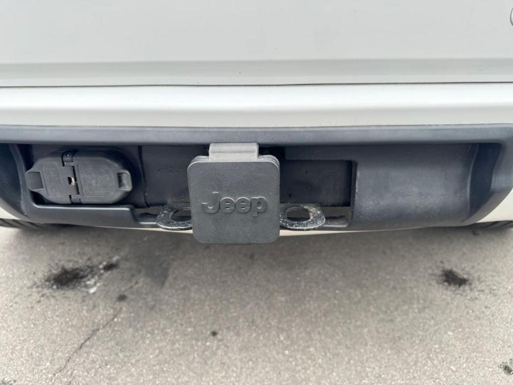 used 2015 Jeep Grand Cherokee car, priced at $14,988