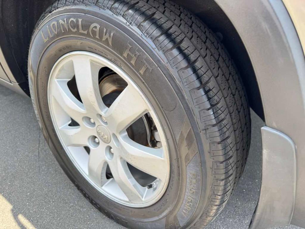 used 2013 Kia Sorento car, priced at $6,488