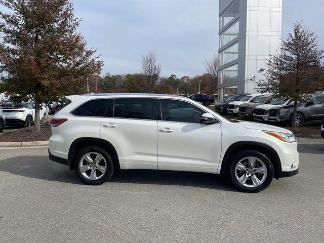 used 2016 Toyota Highlander car, priced at $16,981