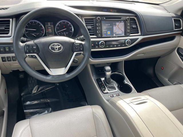 used 2016 Toyota Highlander car, priced at $16,981