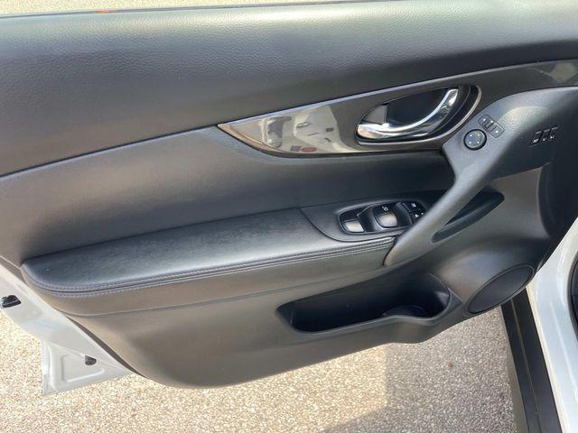 used 2020 Nissan Rogue car, priced at $19,489