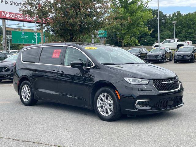 used 2024 Chrysler Pacifica car, priced at $32,989
