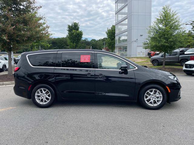 used 2024 Chrysler Pacifica car, priced at $32,989