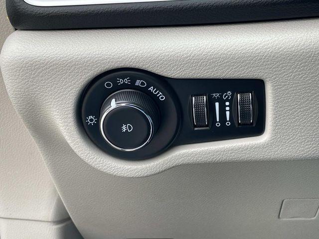 used 2024 Chrysler Pacifica car, priced at $32,989