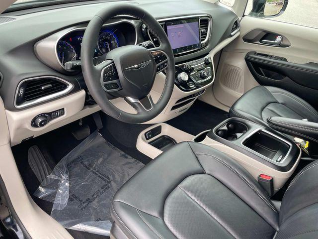 used 2024 Chrysler Pacifica car, priced at $32,989