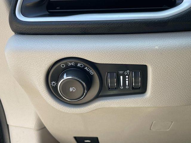 used 2023 Chrysler Pacifica car, priced at $21,989