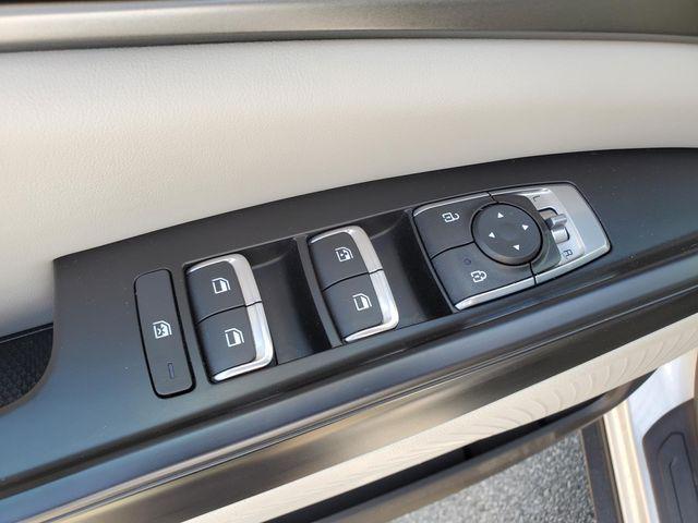 used 2023 Kia Carnival car, priced at $26,889