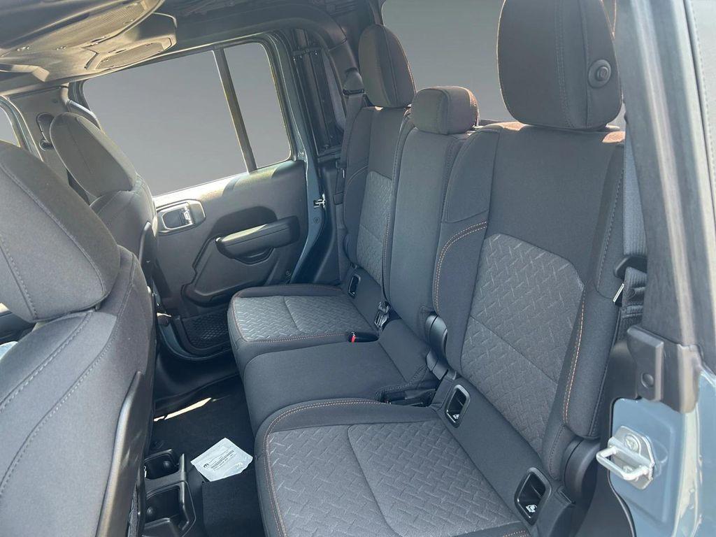 new 2025 Jeep Gladiator car, priced at $57,280
