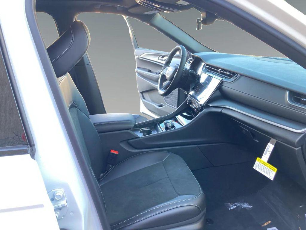 new 2025 Jeep Grand Cherokee L car, priced at $48,135