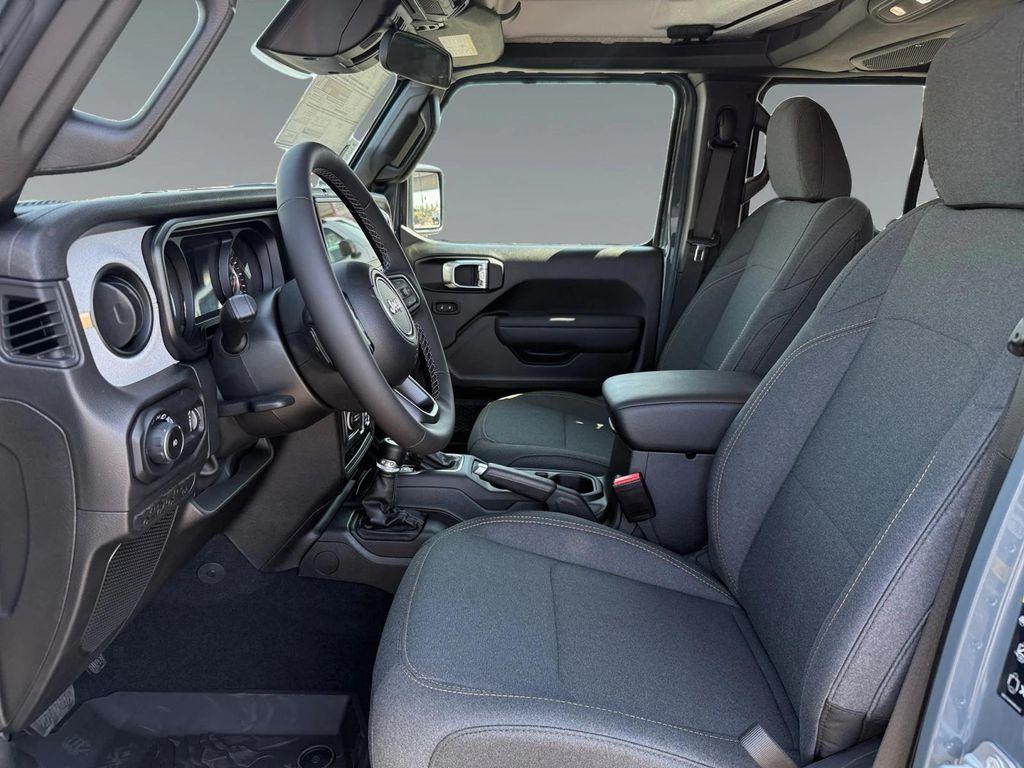 new 2025 Jeep Wrangler car, priced at $51,665