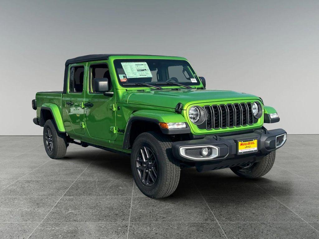 new 2025 Jeep Gladiator car, priced at $46,940