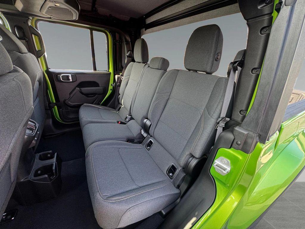 new 2025 Jeep Gladiator car, priced at $46,940