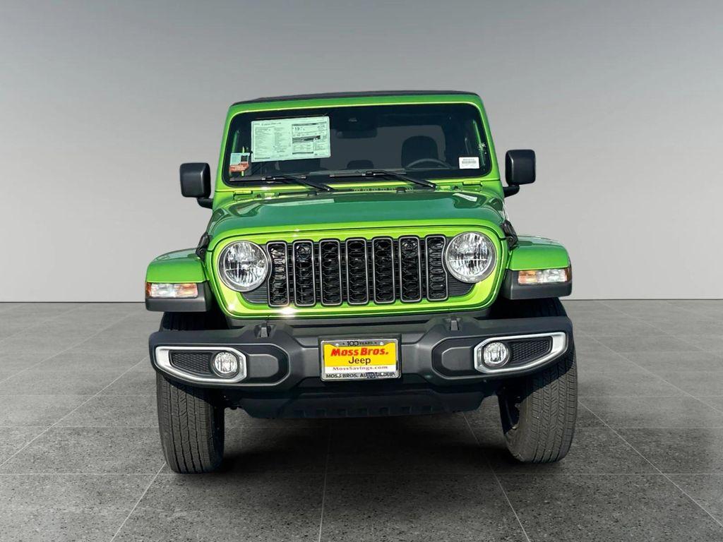 new 2025 Jeep Gladiator car, priced at $46,940