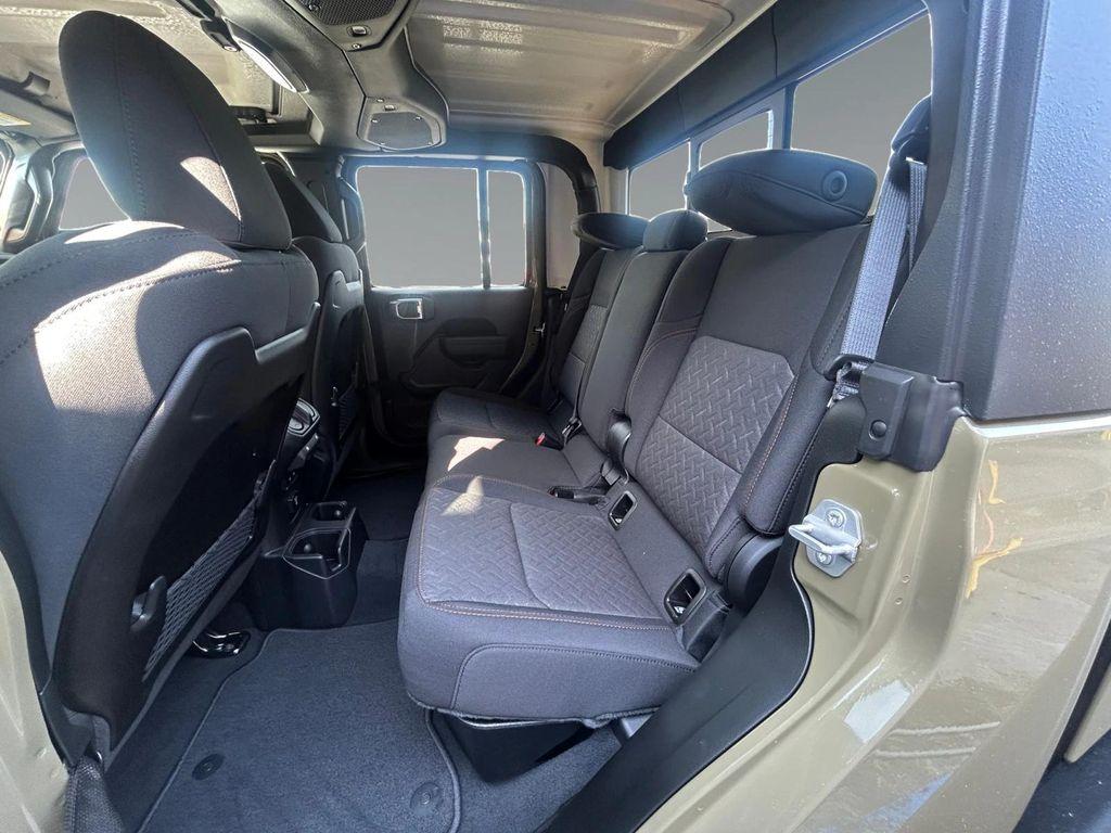 new 2025 Jeep Gladiator car, priced at $59,575