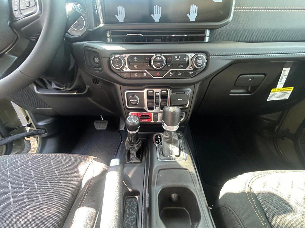 new 2025 Jeep Gladiator car, priced at $59,575