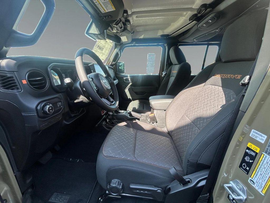 new 2025 Jeep Gladiator car, priced at $59,575