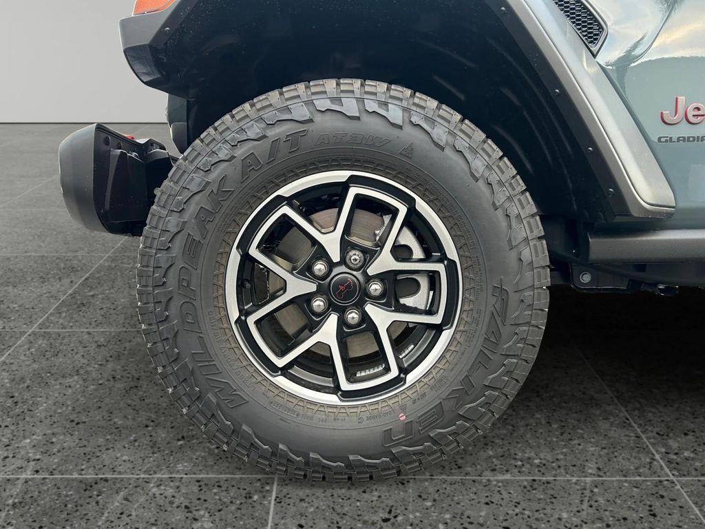 new 2025 Jeep Gladiator car, priced at $61,420