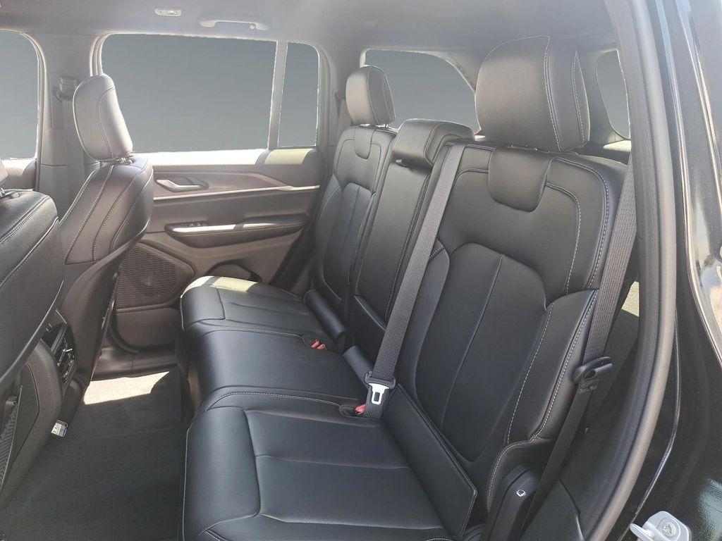new 2025 Jeep Grand Cherokee car, priced at $47,295