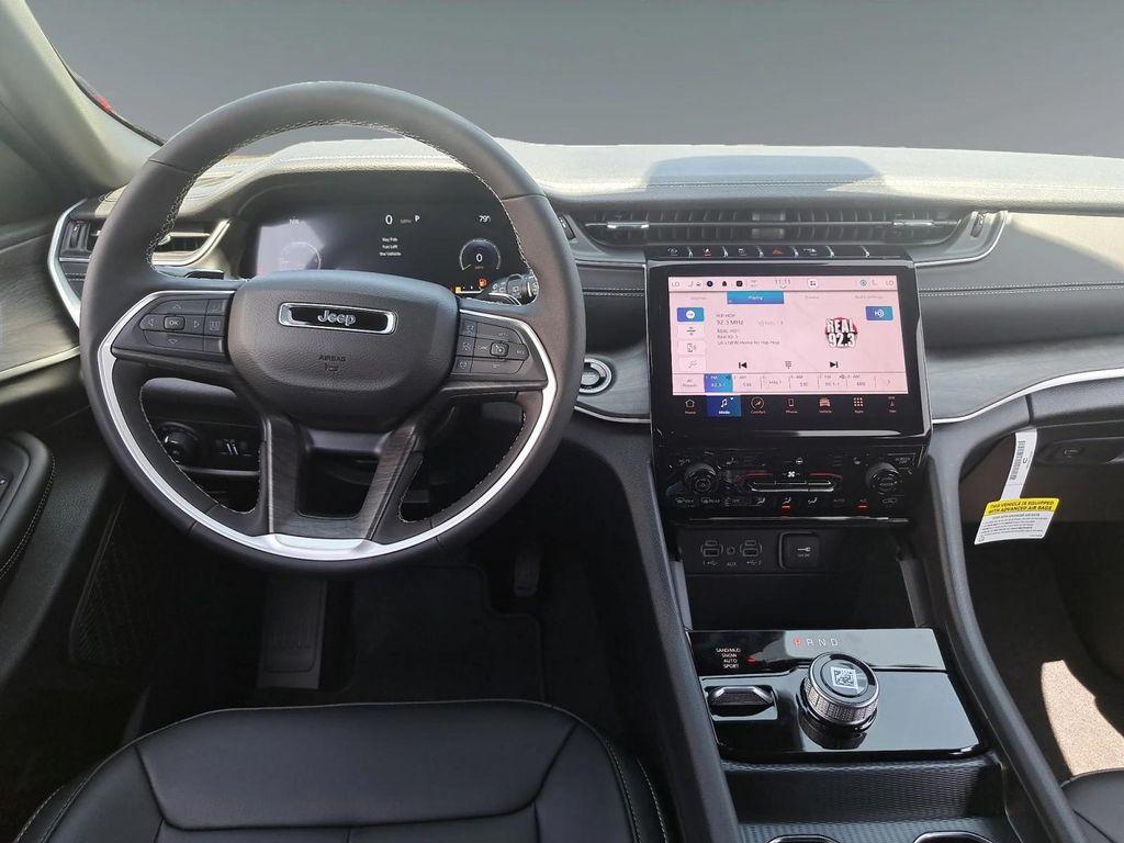 new 2025 Jeep Grand Cherokee car, priced at $47,295