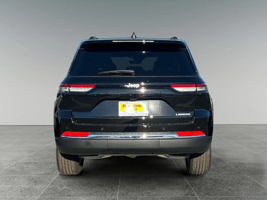 new 2025 Jeep Grand Cherokee car, priced at $42,170