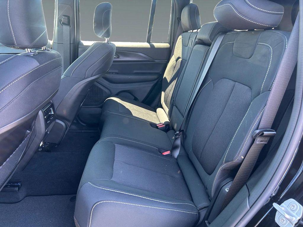 new 2025 Jeep Grand Cherokee car, priced at $42,170