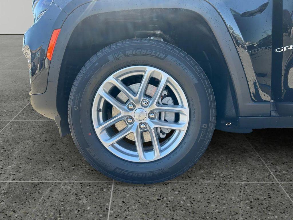 new 2025 Jeep Grand Cherokee car, priced at $42,170