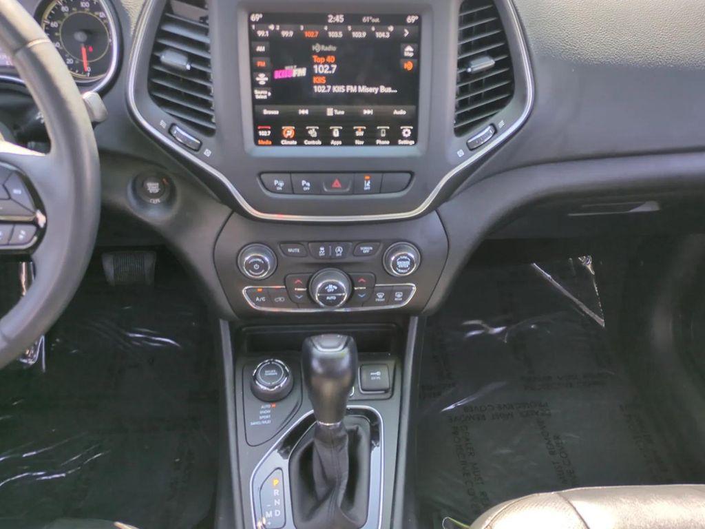used 2023 Jeep Cherokee car