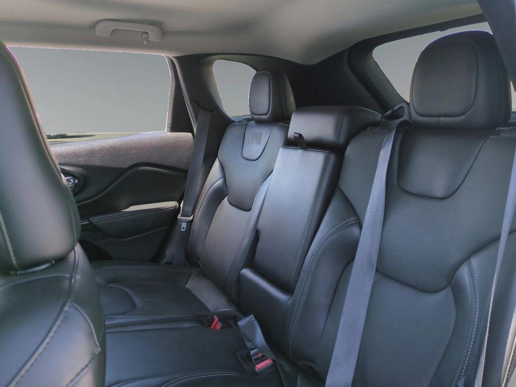 used 2023 Jeep Cherokee car