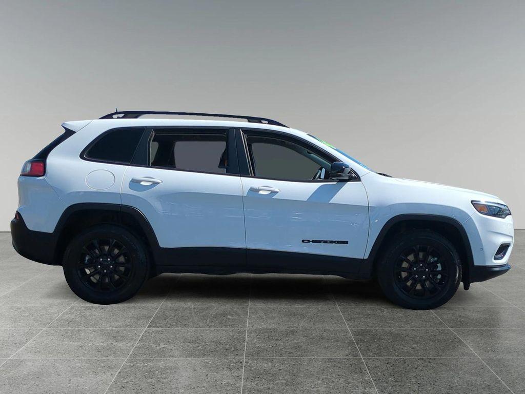 used 2023 Jeep Cherokee car