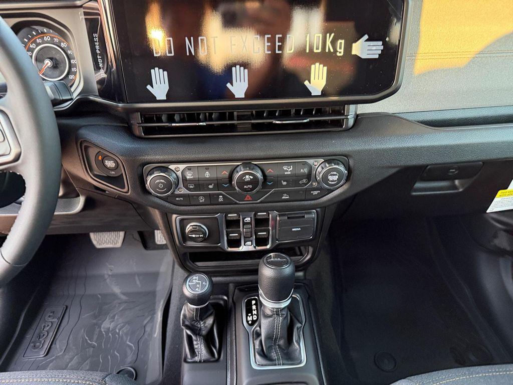 new 2025 Jeep Gladiator car, priced at $50,400