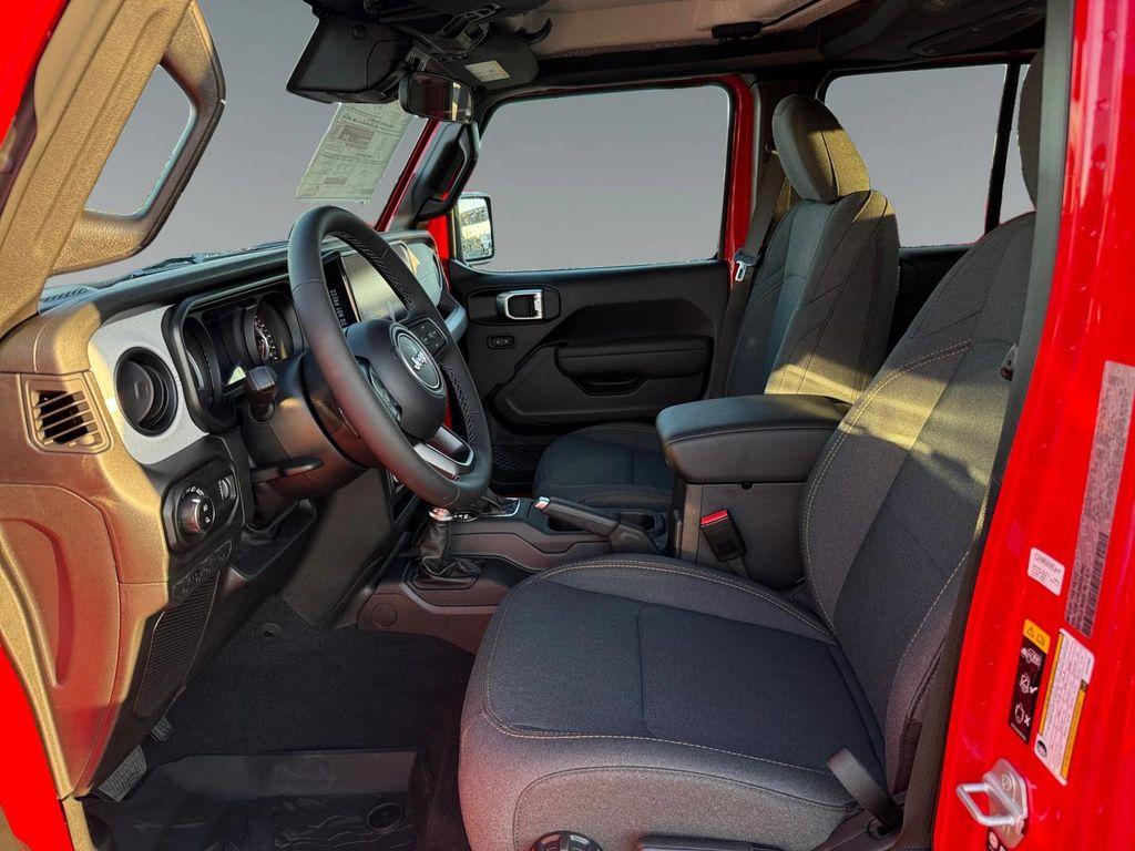 new 2025 Jeep Gladiator car, priced at $50,400