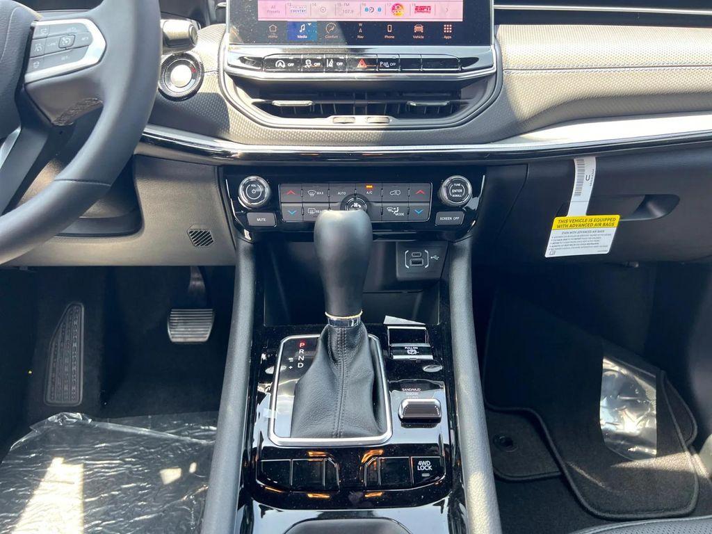 new 2025 Jeep Compass car, priced at $40,205