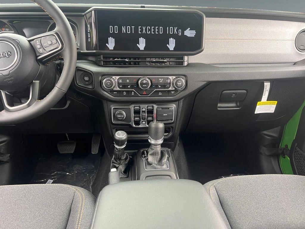 new 2025 Jeep Gladiator car, priced at $46,940
