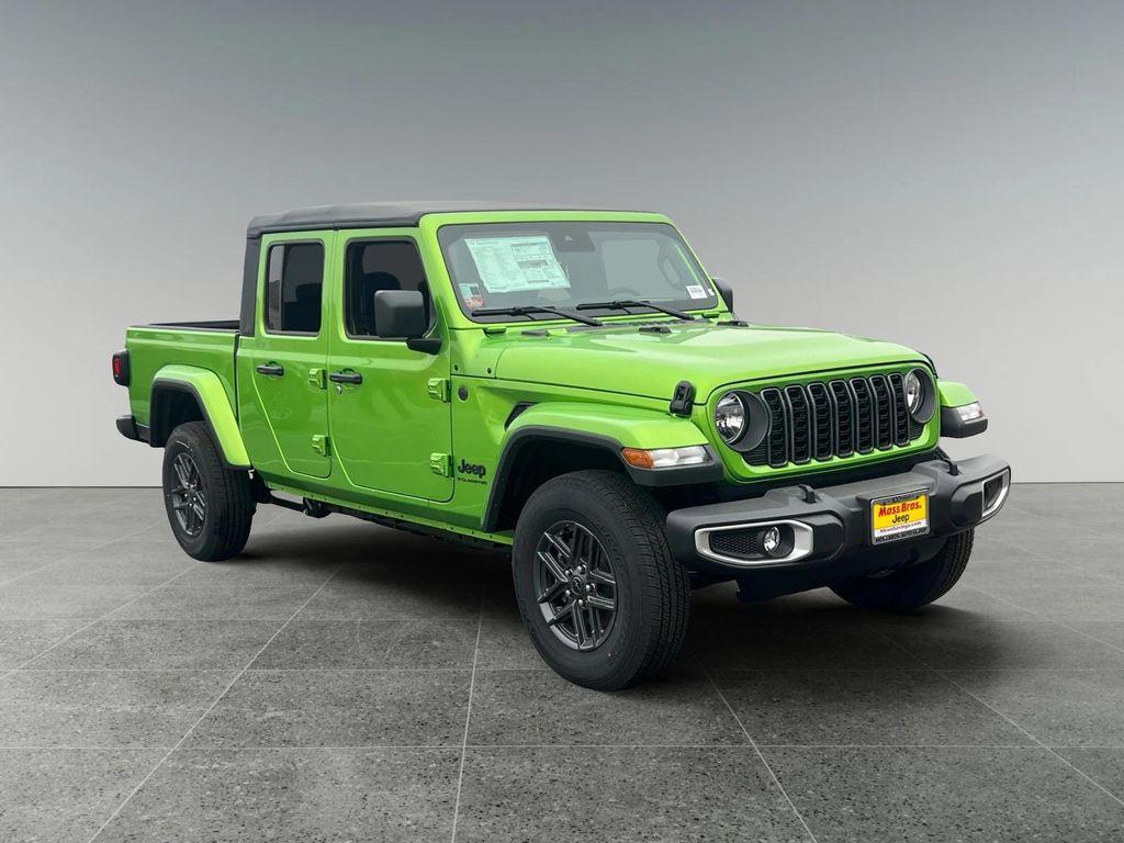 new 2025 Jeep Gladiator car, priced at $46,940