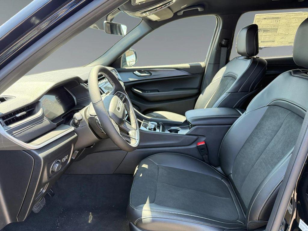 new 2025 Jeep Grand Cherokee L car, priced at $48,655