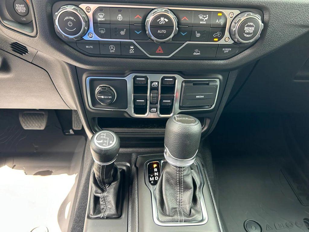 new 2025 Jeep Gladiator car, priced at $50,400
