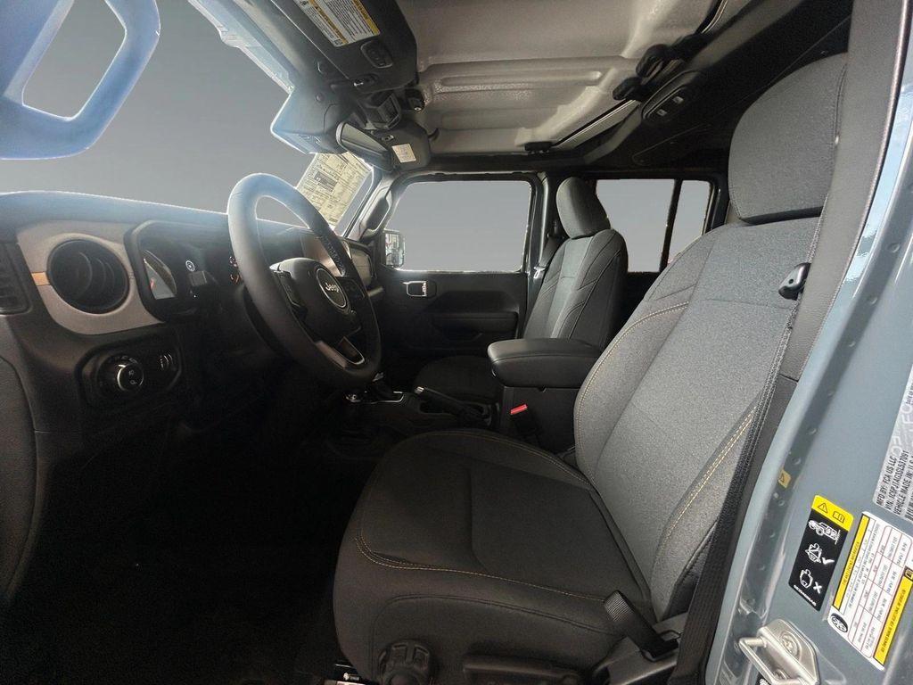 new 2025 Jeep Gladiator car, priced at $50,400