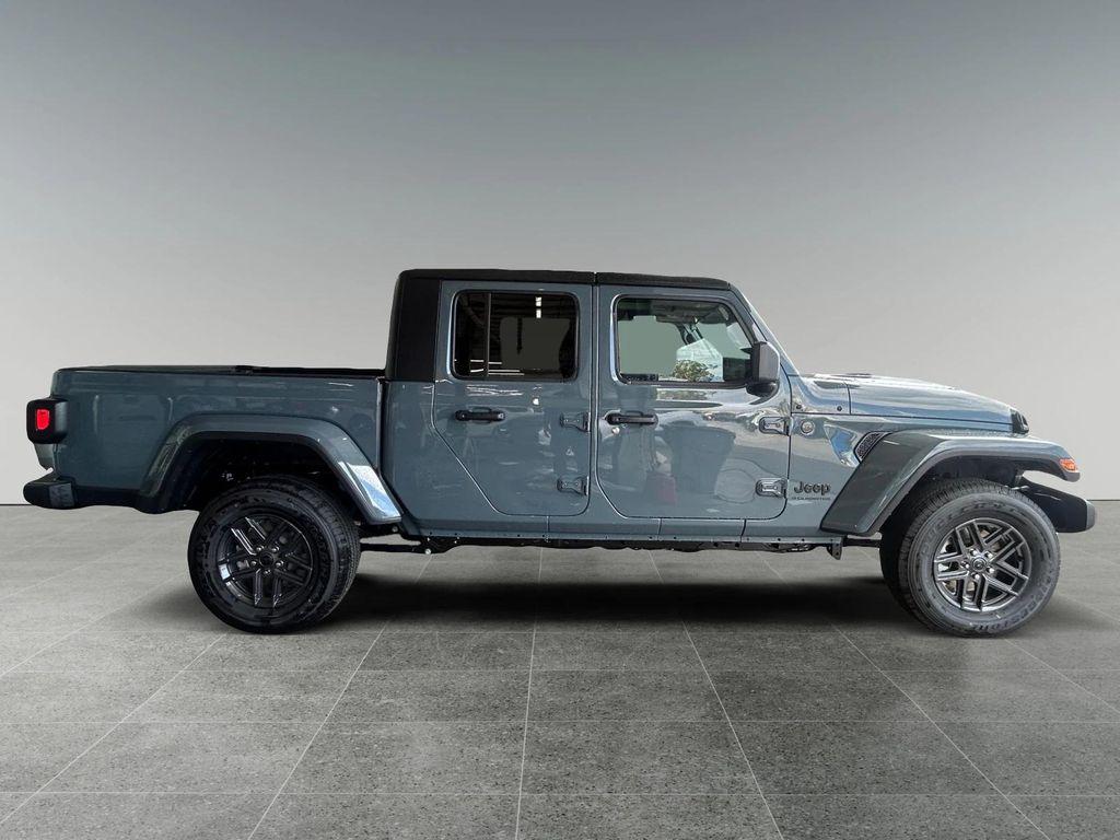new 2025 Jeep Gladiator car, priced at $50,400