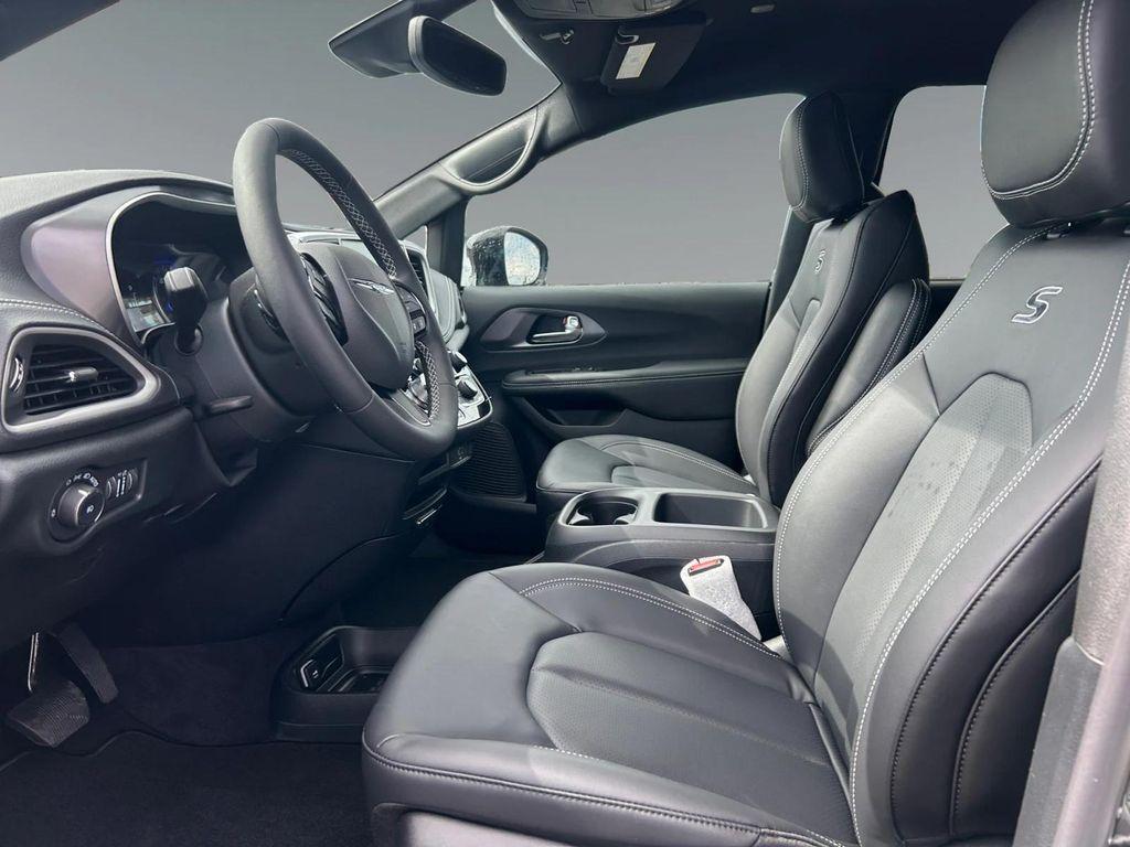 new 2026 Chrysler Pacifica car, priced at $48,305