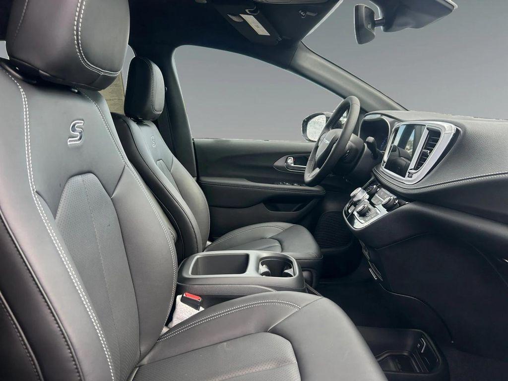 new 2026 Chrysler Pacifica car, priced at $48,305