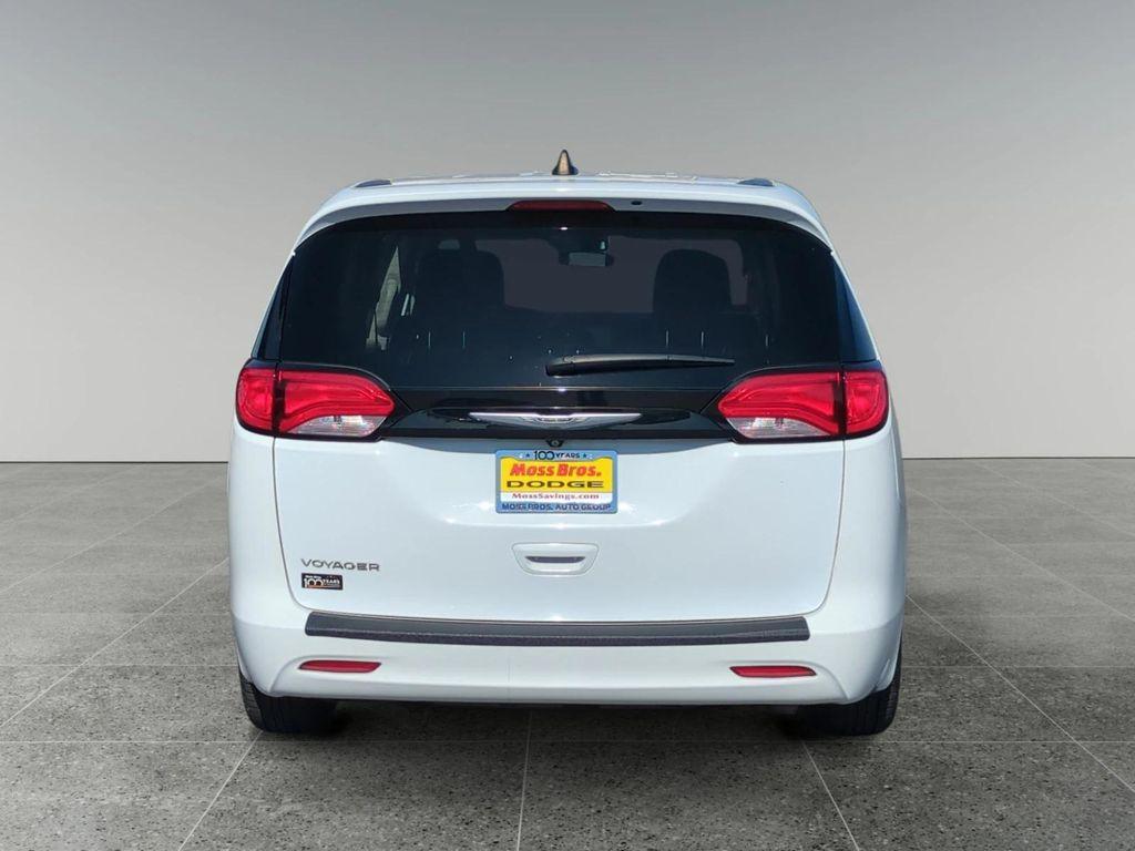 used 2022 Chrysler Voyager car