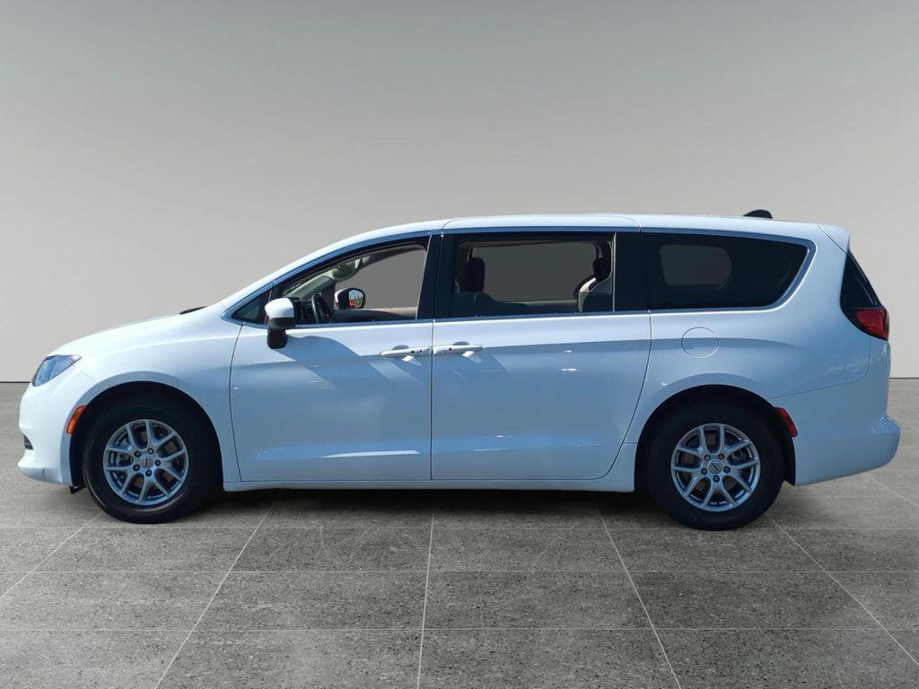 used 2022 Chrysler Voyager car