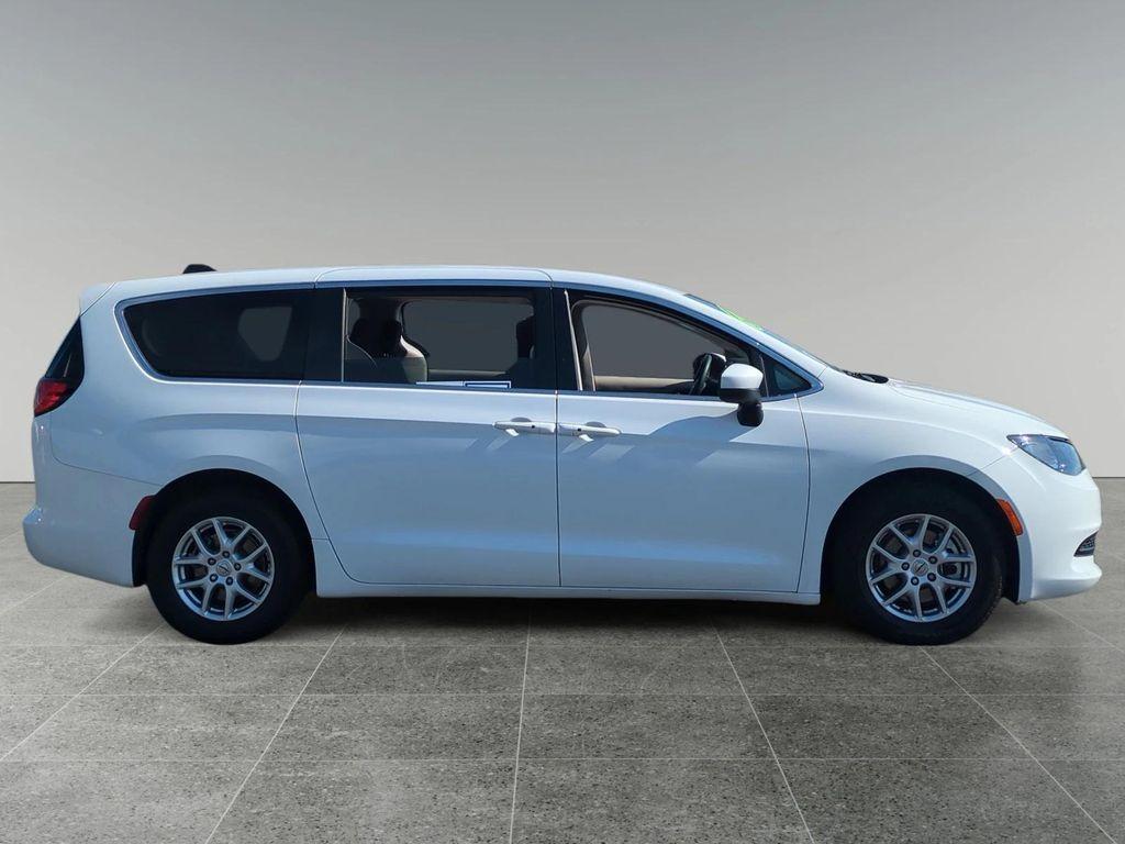 used 2022 Chrysler Voyager car