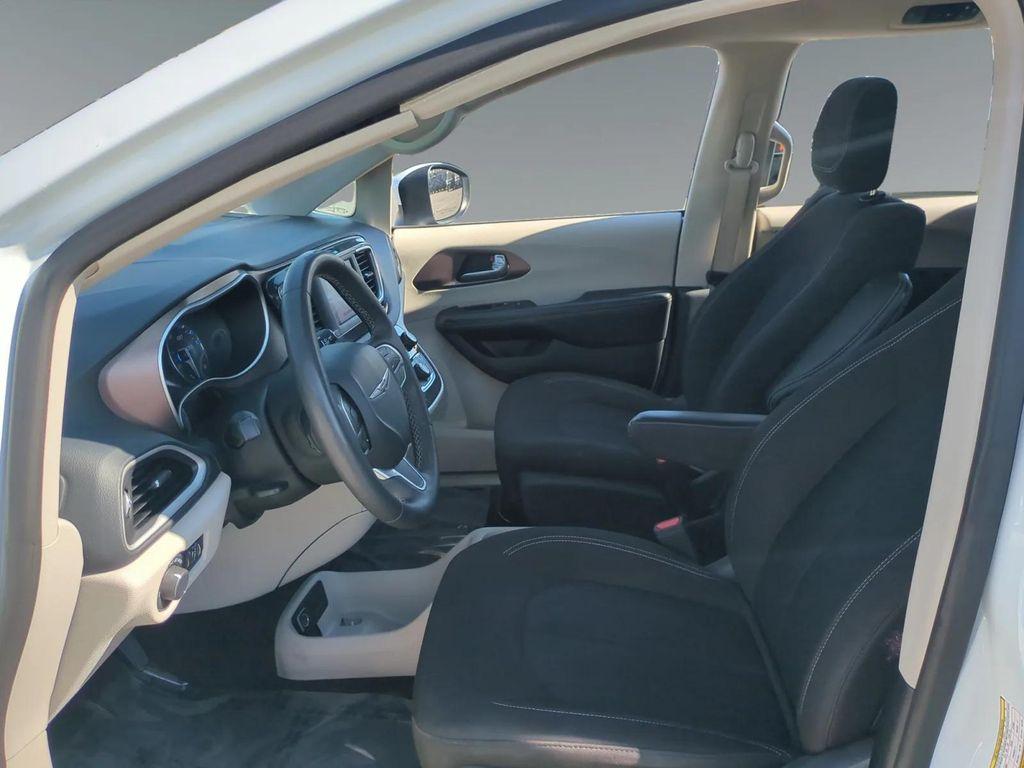used 2022 Chrysler Voyager car