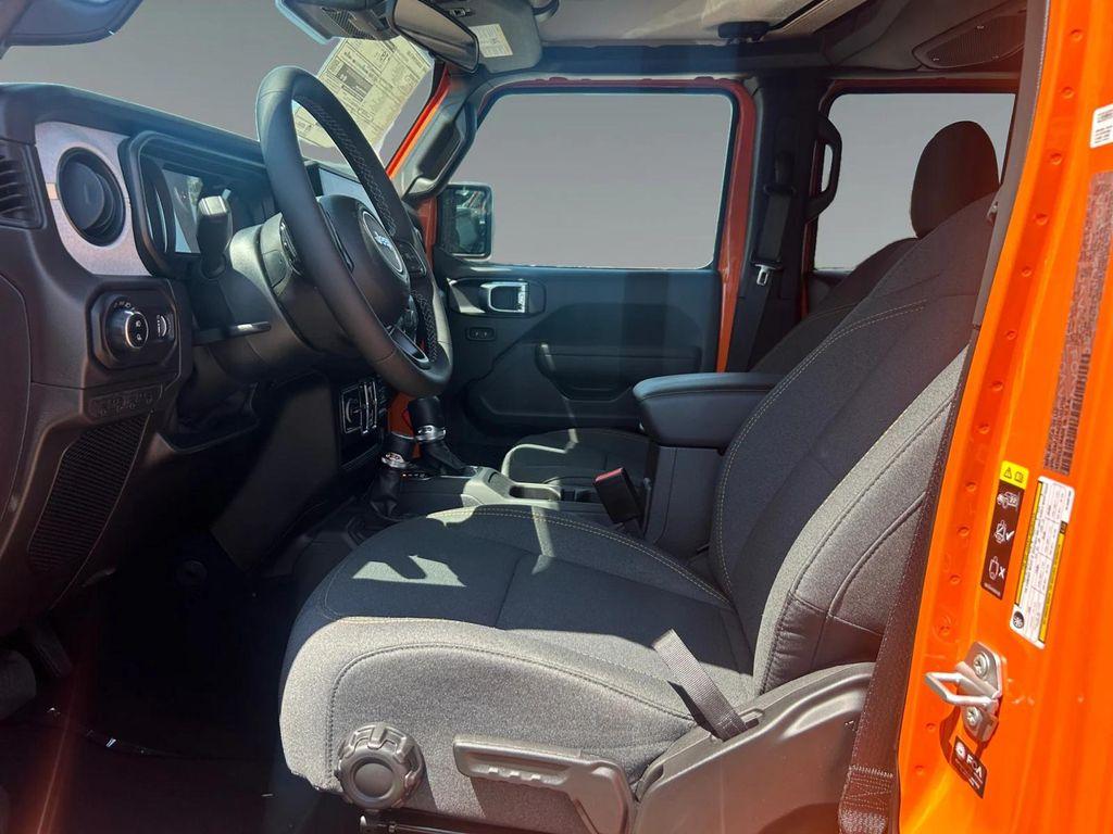 new 2025 Jeep Gladiator car, priced at $48,535